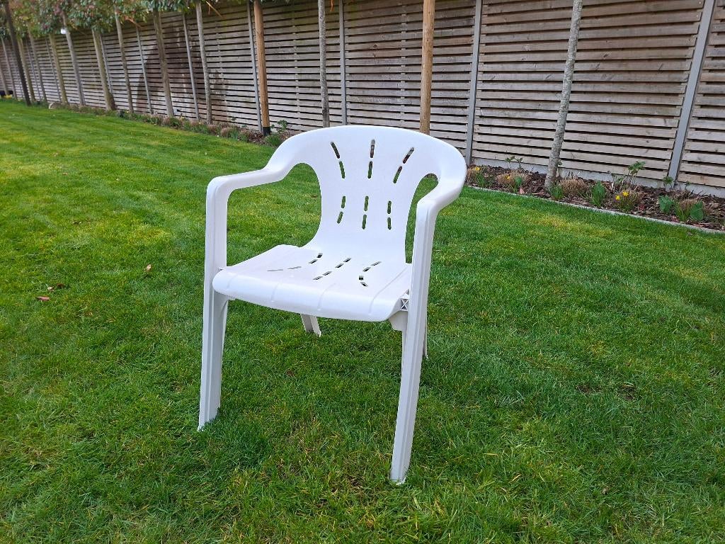 tuinstoel 4 stuks, Ophalen, Zo goed als nieuw, Plastic, Stapelbaar