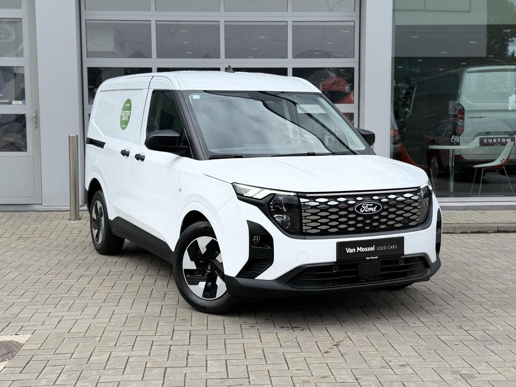 Ford Transit Courier 43kWh 100kW Trend Directiewagen beschik, Auto's, 4 deurs, Stof, Gebruikt, 750 kg