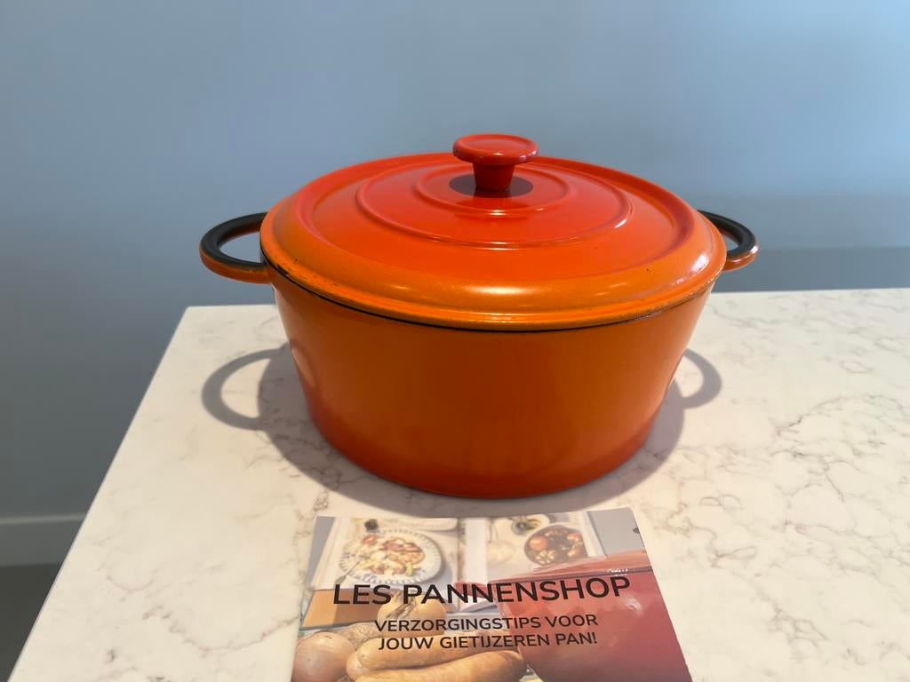 Prachtige Gietijzeren pan 24 cm Flame, Gietijzer, Ophalen of Verzenden, Zo goed als nieuw, Keramische plaat