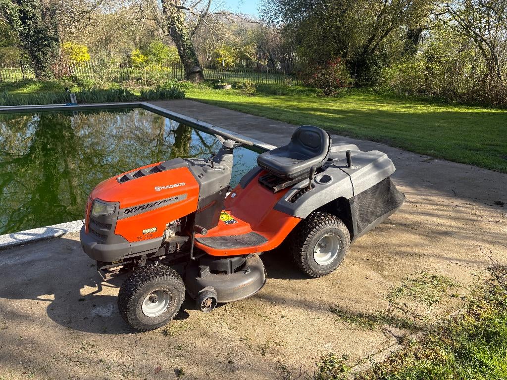 Zitmaaier Husqvarna TC 138, Tuin en Terras, Ophalen, Gebruikt, Opvangzak, 90 tot 120 cm