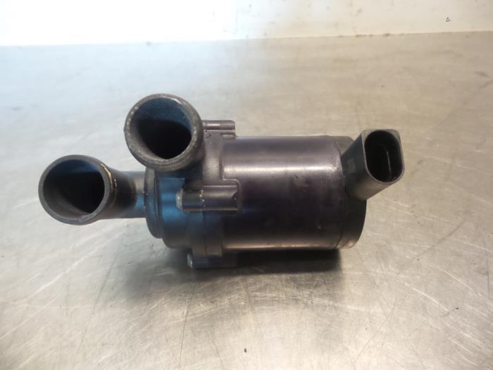 Extra waterpomp van een Volkswagen Touran (Touran 03-), Gebruikt, -, Volkswagen, -