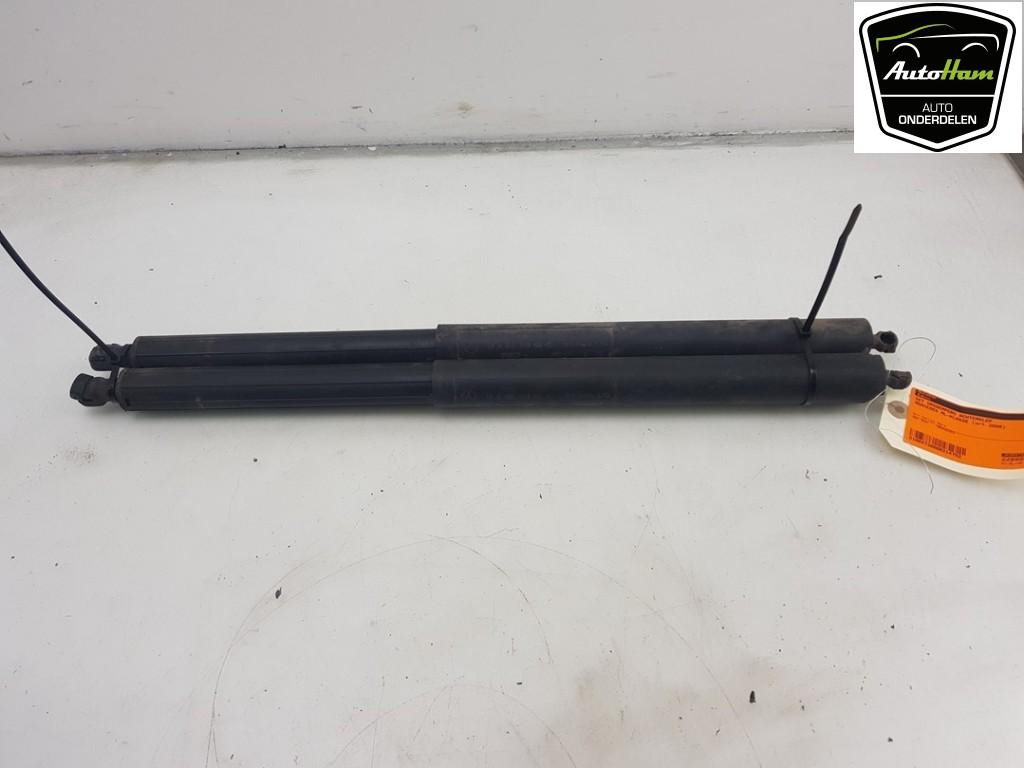 GASDRUKVEERSET ACHTER ML II (164 / 4JG) (|A1647400345|), Gebruikt, Mercedes-Benz