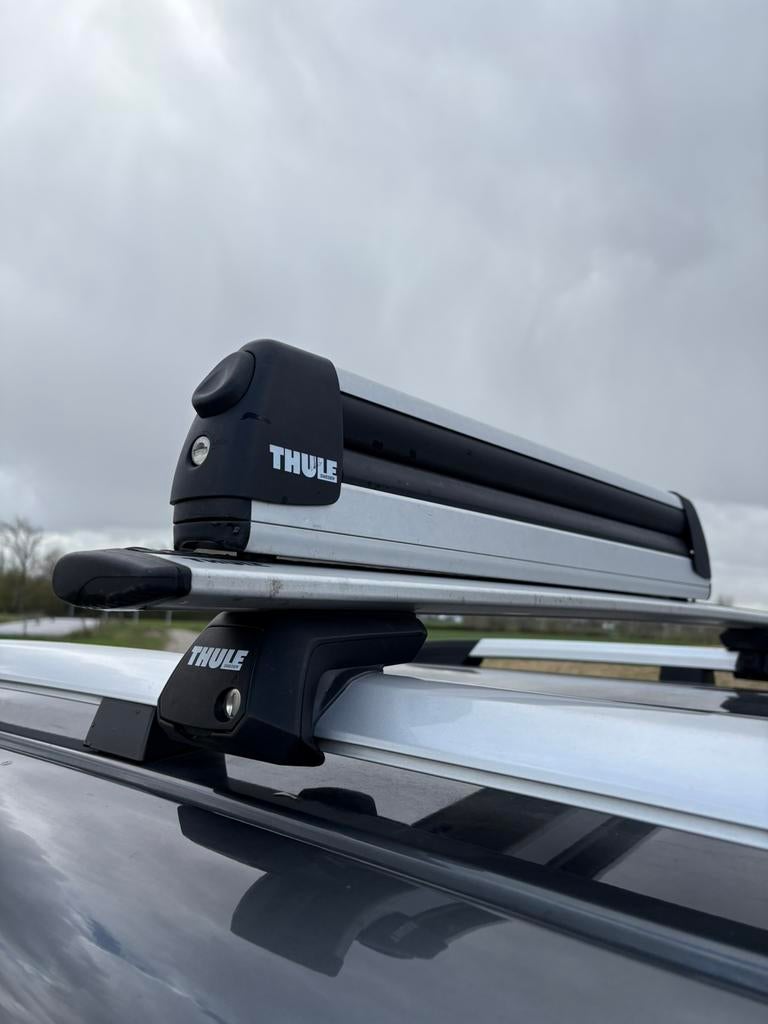 Dakdragers Thule wingbar + skidragers, Ophalen, Zo goed als nieuw