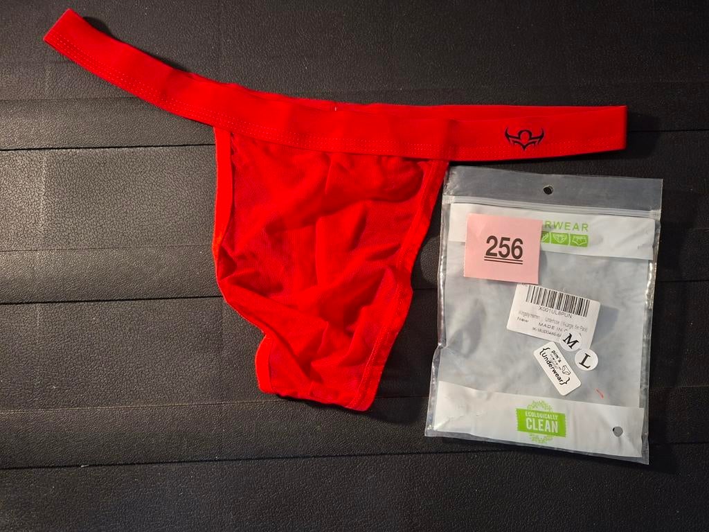 String transparent pour homme, Envoi