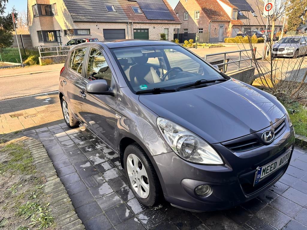 Hyundai i20 1.2 Benzine met open dak, Auto's, Bedrijf, Handgeschakeld, 5 deurs, https://public.car-pass.be/vhr/94acfd12-fde0-48ce-9e60-76e9a028b2d8