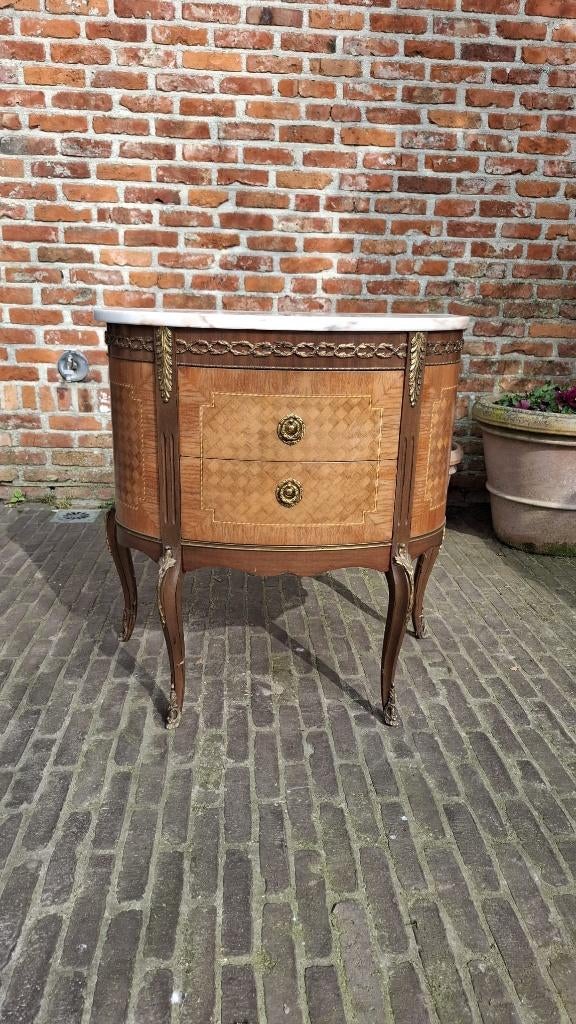 antieke kast, Enlèvement