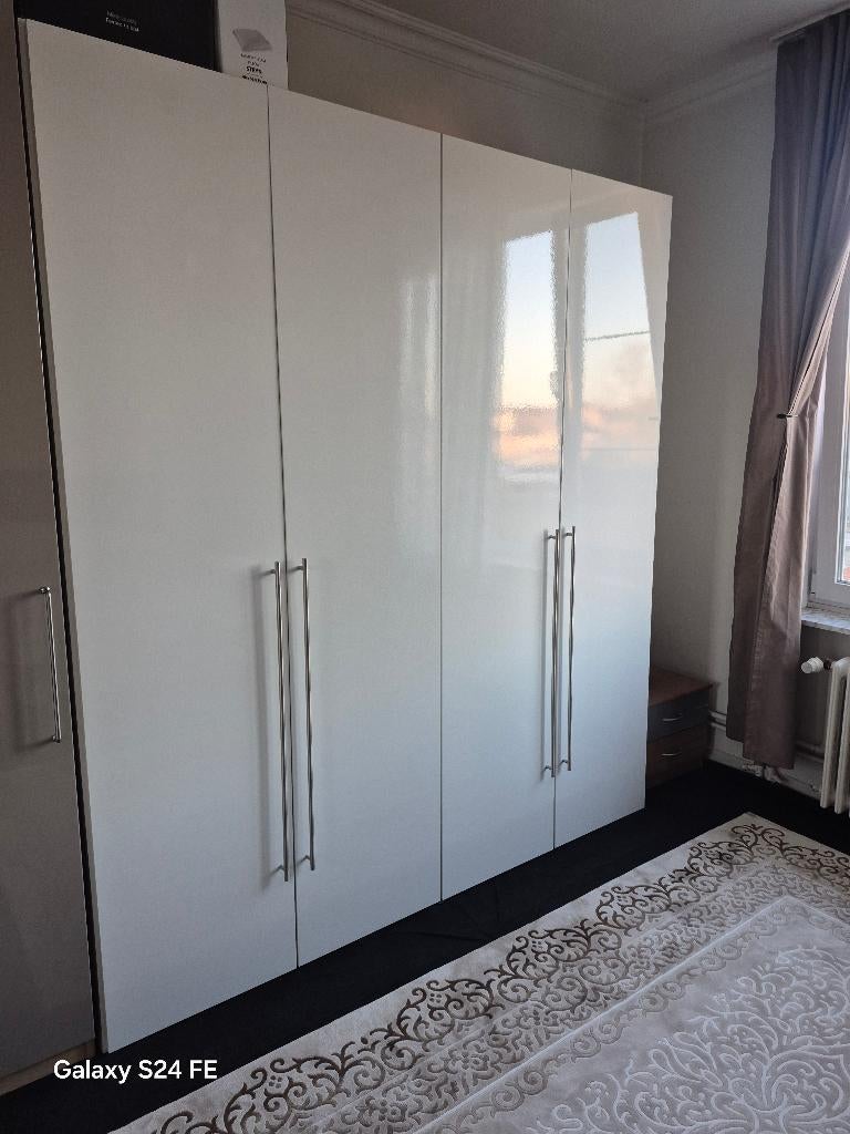 Armoire 4 portes 200x220x60, 150 à 200 cm, Comme neuf, Enlèvement, 200 cm ou plus