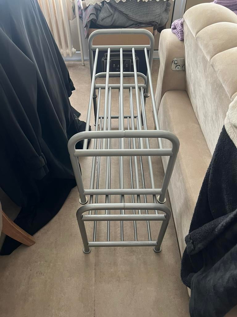 2 etagere pour chaussure en metal, Ophalen of Verzenden, Zo goed als nieuw