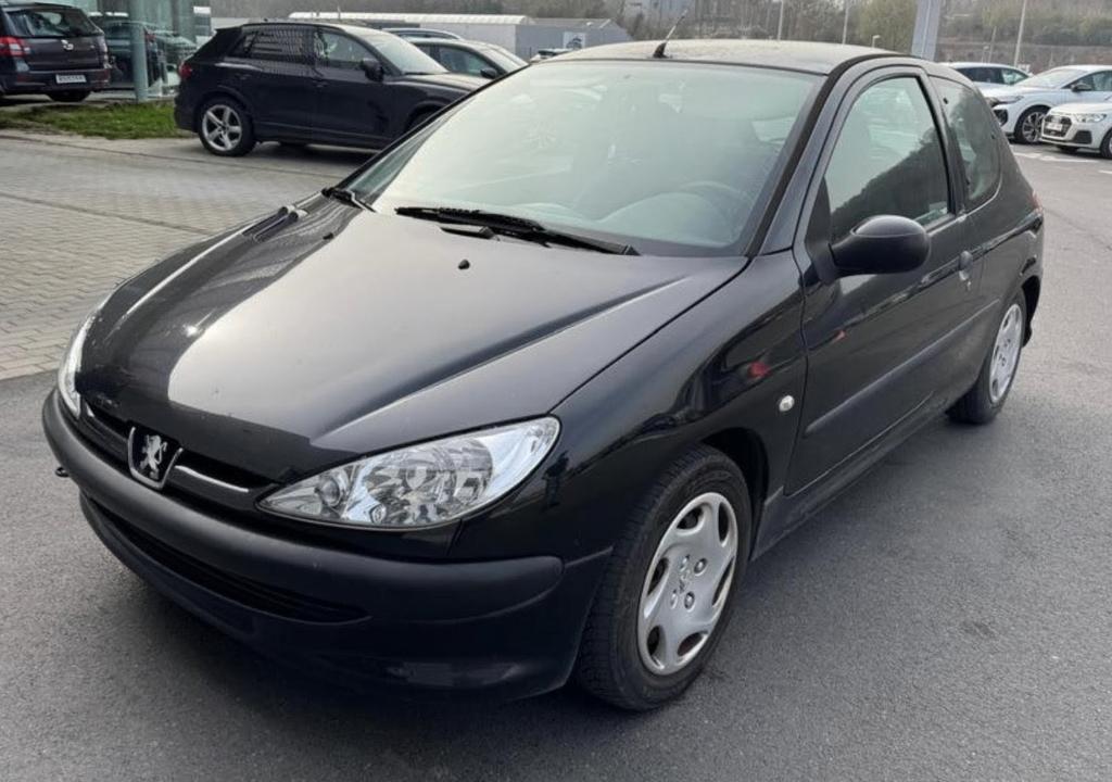 Peugeot 206 1.4i 75 Pk Benzine, Auto's, Voorwielaandrijving, Stof, 4 cilinders, Zwart