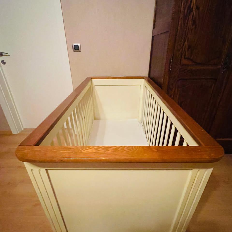 Babybed met vaste lattenbodem+matras+dondsdeken, Enlèvement, Comme neuf, Lit