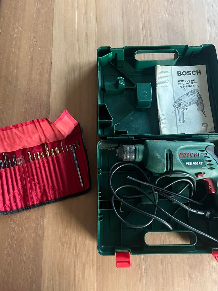 Perceuse Bosch PSB 700 RE avec étui + forets, Bricolage & Construction, Outillage | Foreuses, Comme neuf, Perceuse, Enlèvement