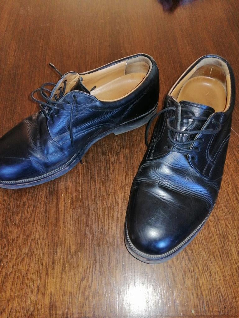 Souliers AMBIORIX 42 1/2, Enlèvement