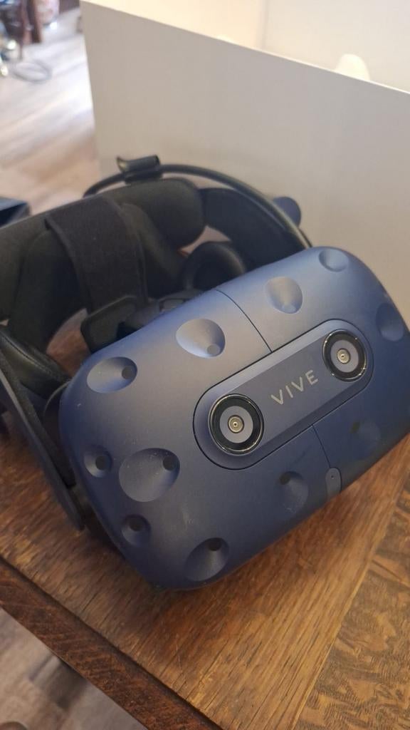 Casque HTC Vive Pro, Consoles de jeu & Jeux vidéo, Virtual Reality, Comme neuf, PC, Lunettes VR, Enlèvement ou Envoi