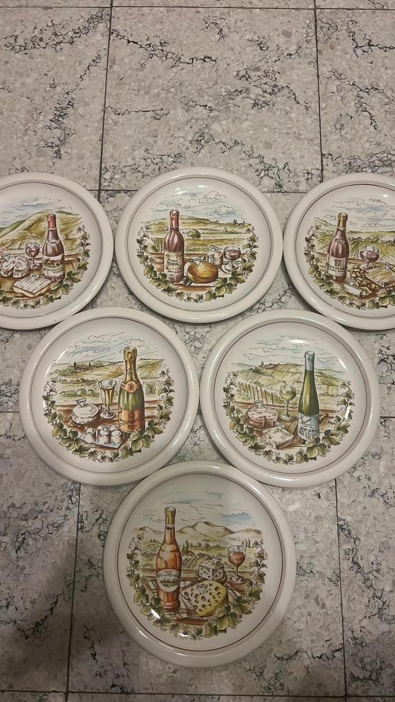 Assiettes Keramis Louvière Boch — Vins et fromages français, Antiquités & Art, Enlèvement ou Envoi