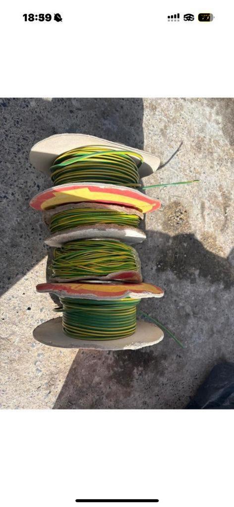 Lot de câbles électriques vert/jaune de marque RS Components, Enlèvement, Comme neuf