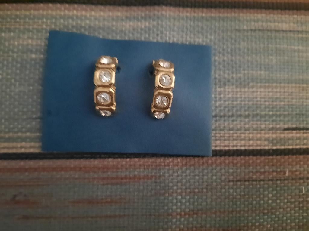 Mooie oorbellen met knijpers, Handtassen en Accessoires, Oorbellen, Ophalen of Verzenden, Zo goed als nieuw, Goud, Met strass