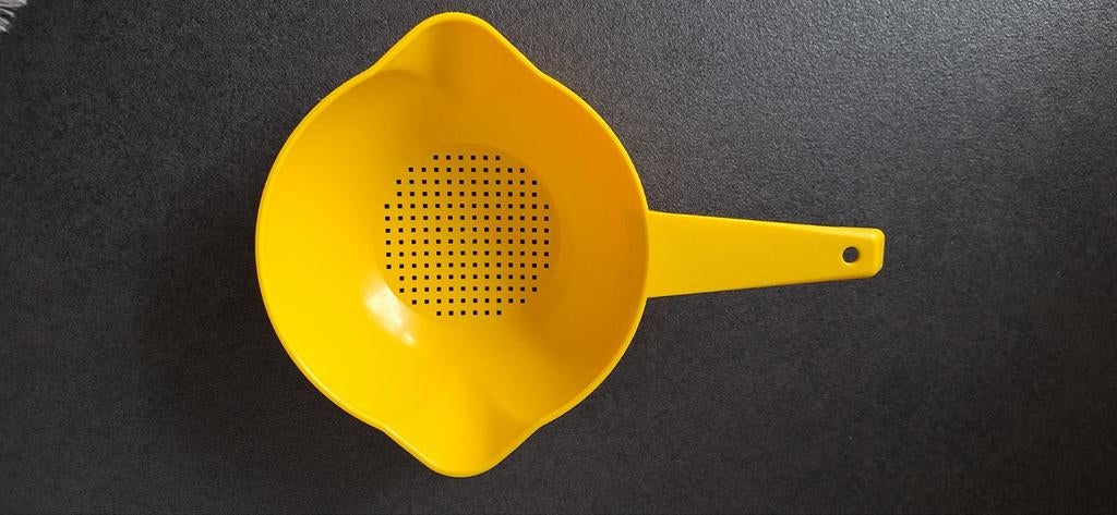 Passoire Tupperware, Maison & Meubles, Cuisine| Tupperware, Enlèvement ou Envoi, Comme neuf, Jaune, Autres types