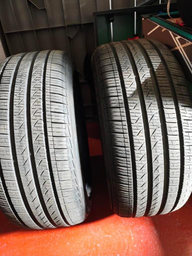 2 pneus Pirelli 245 45 R19 4 saisons, Enlèvement ou Envoi, 4 Saisons, Pneu(s)