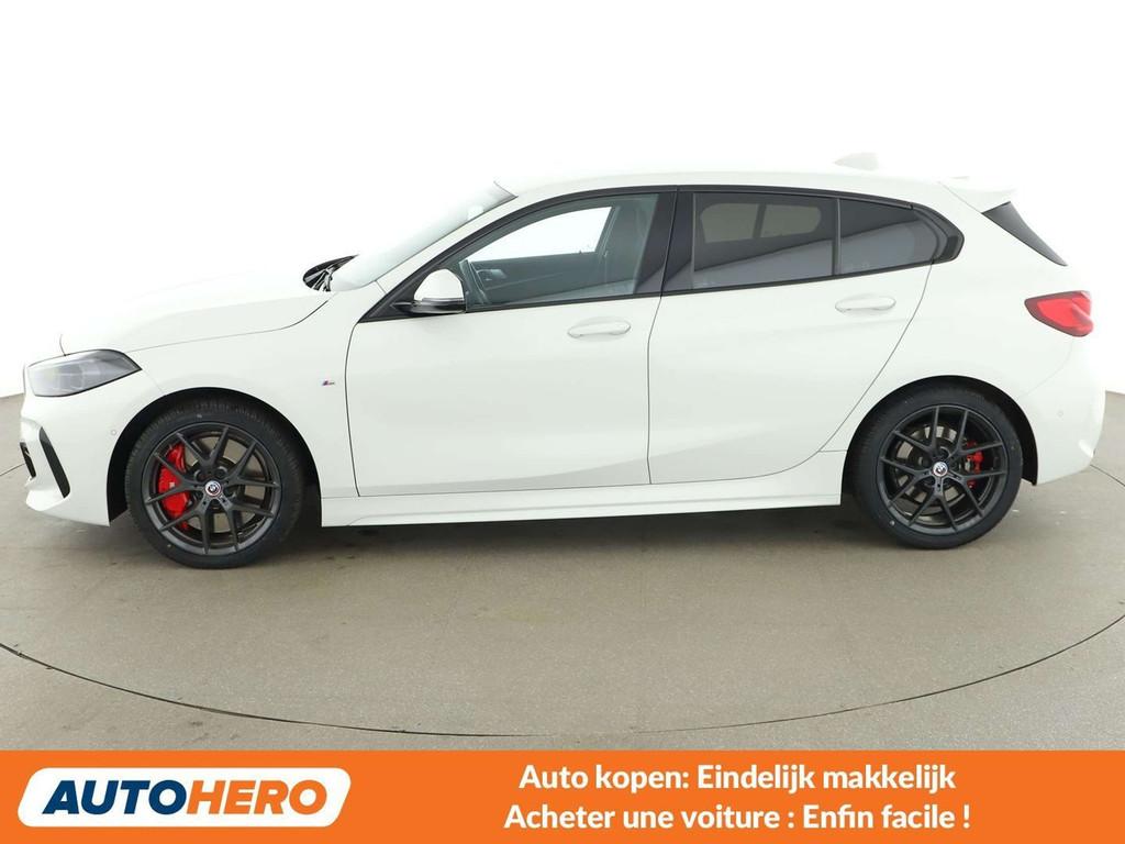 BMW 1 Serie 118 118d M Sport (bj 2022, automaat), Auto's, 1 Reeks, 1505 kg, Alcantara, Wit