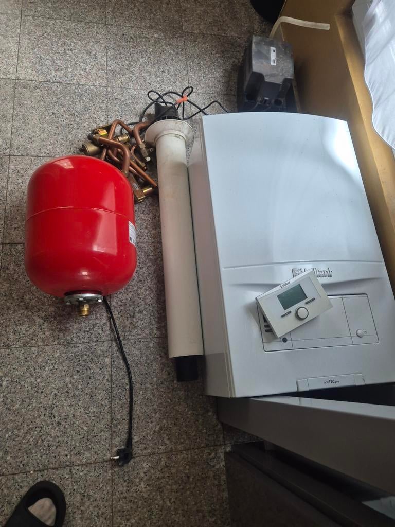 Fabricant de chaudières à condensation VCW 286/5-3 (E-BE) R6, Bricolage & Construction, Enlèvement