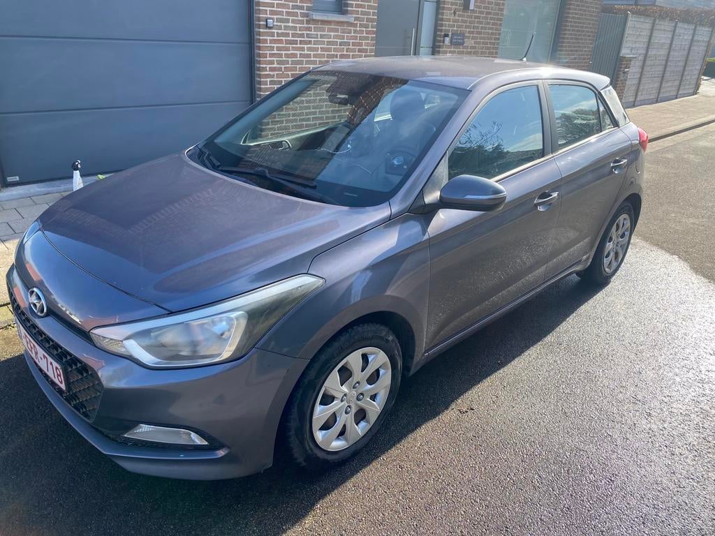 Une Hyundai i20 60 500 km !, USB, Euro 6, 5 portes, Particulier