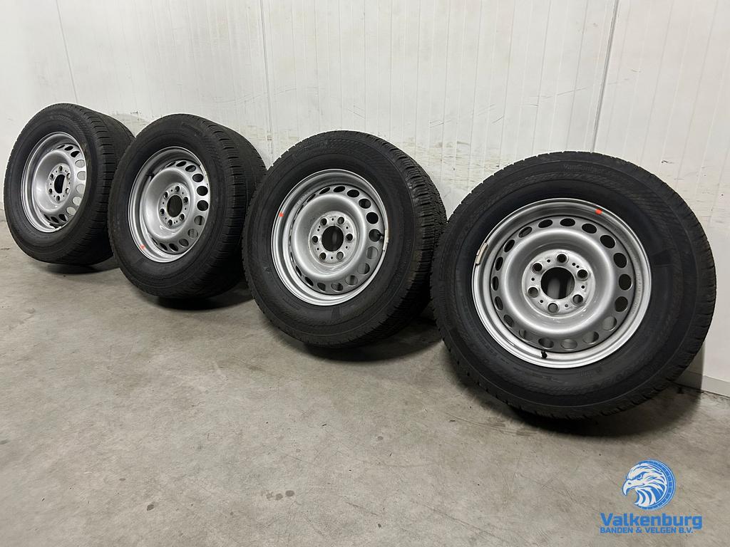 Originele Mercedes Sprinter 16 inch stalen velgen 6x130 TPMS, Auto-onderdelen, -, Banden en Velgen, Ophalen of Verzenden, 235 mm