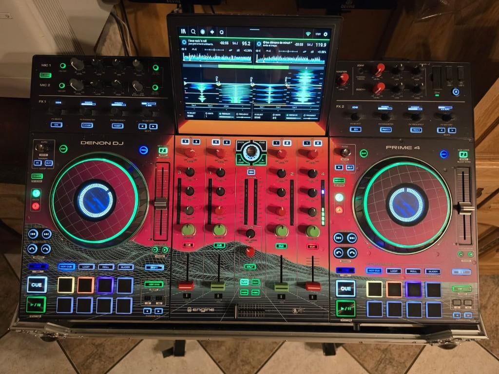 controleur Denon prime 4 avec flight case, Musique & Instruments, Musiques & Instruments Autre, Enlèvement, Comme neuf