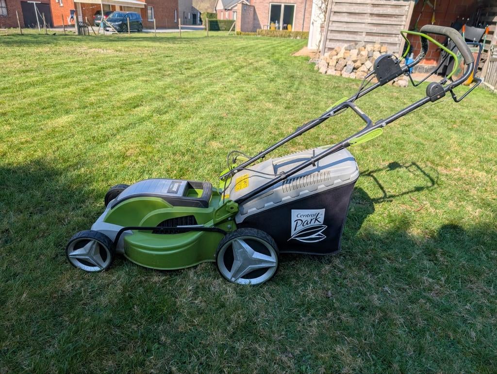 Electrische Grasmaaier, Jardin & Terrasse, Tondeuses à gazon, Central Park, Démarrage électrique, Tondeuse rotative, 40 à 49 cm