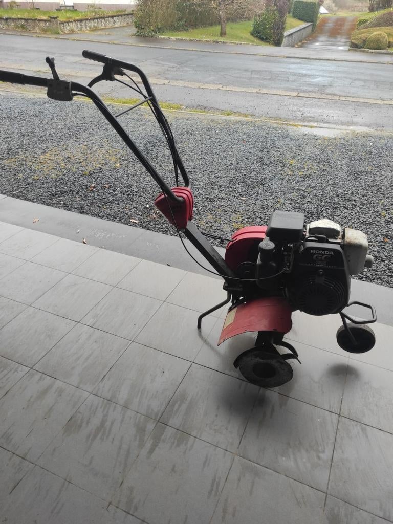 Motobineuse, motoculteur marque Lazer 56 cm pour les fraises, Enlèvement