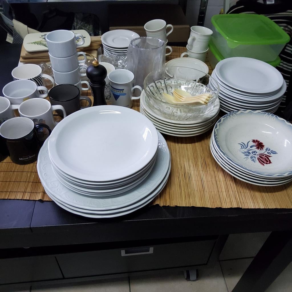 Grand lot de produits pour le marché aux puces, Divers, Enlèvement