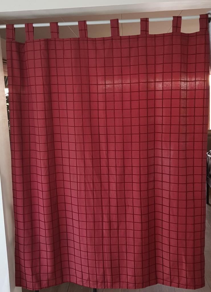 Lot de 4 tentures motif carrés rouges, Enlèvement