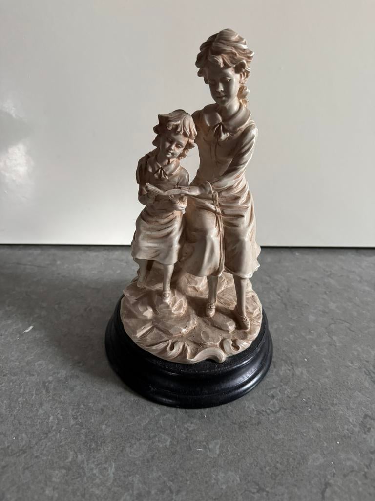 Antiek porseleinen beeld, Antiek en Kunst, Antiek | Porselein, Ophalen of Verzenden