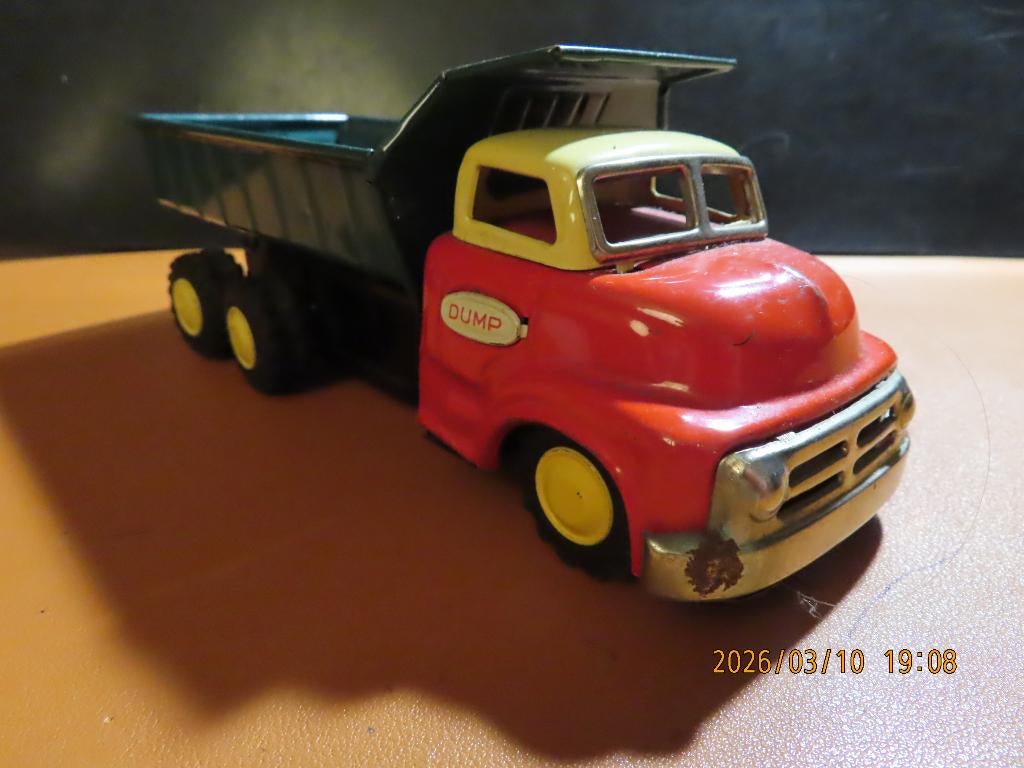 Blikken vrachtwagen met kipbak mechanisch, Antiek en Kunst, Verzenden