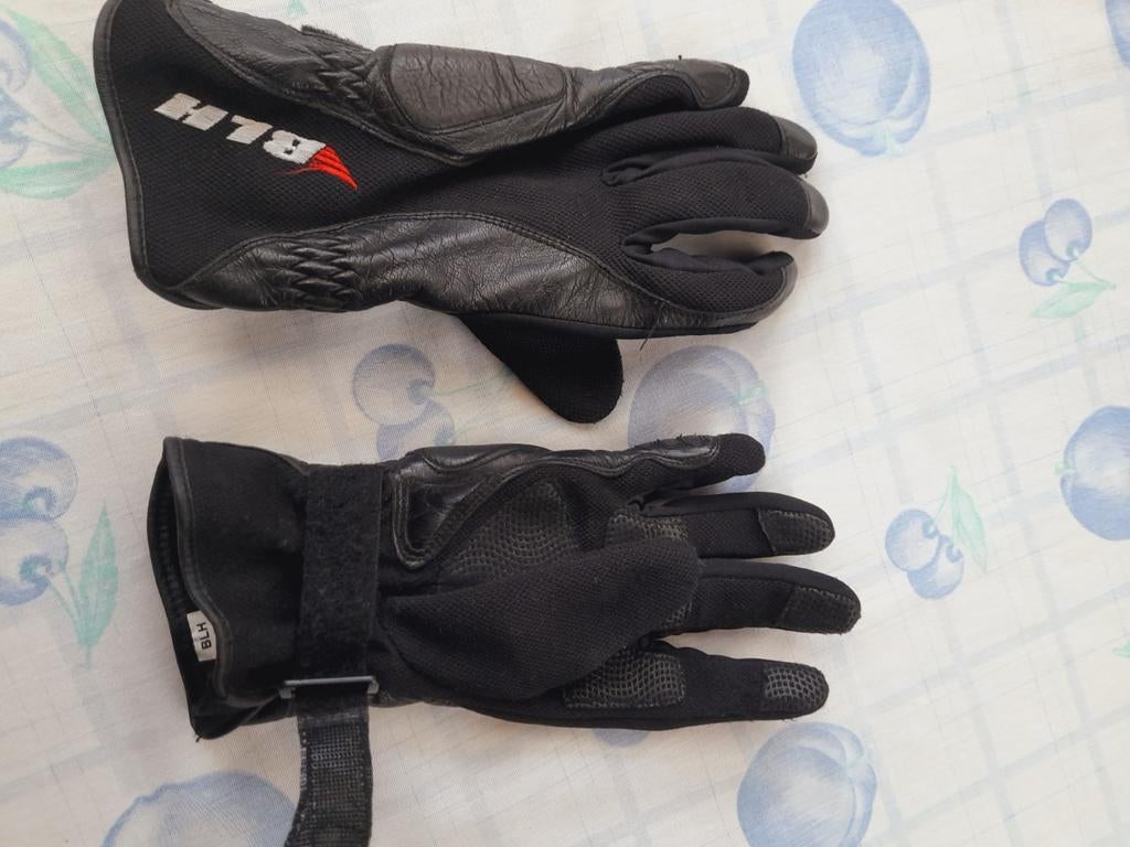 Motor handschoenen, Ophalen, Handschoenen