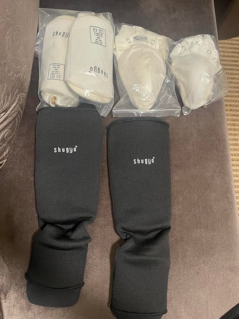 Protège tibia et coquilles, Sports & Fitness, Enlèvement ou Envoi, Comme neuf