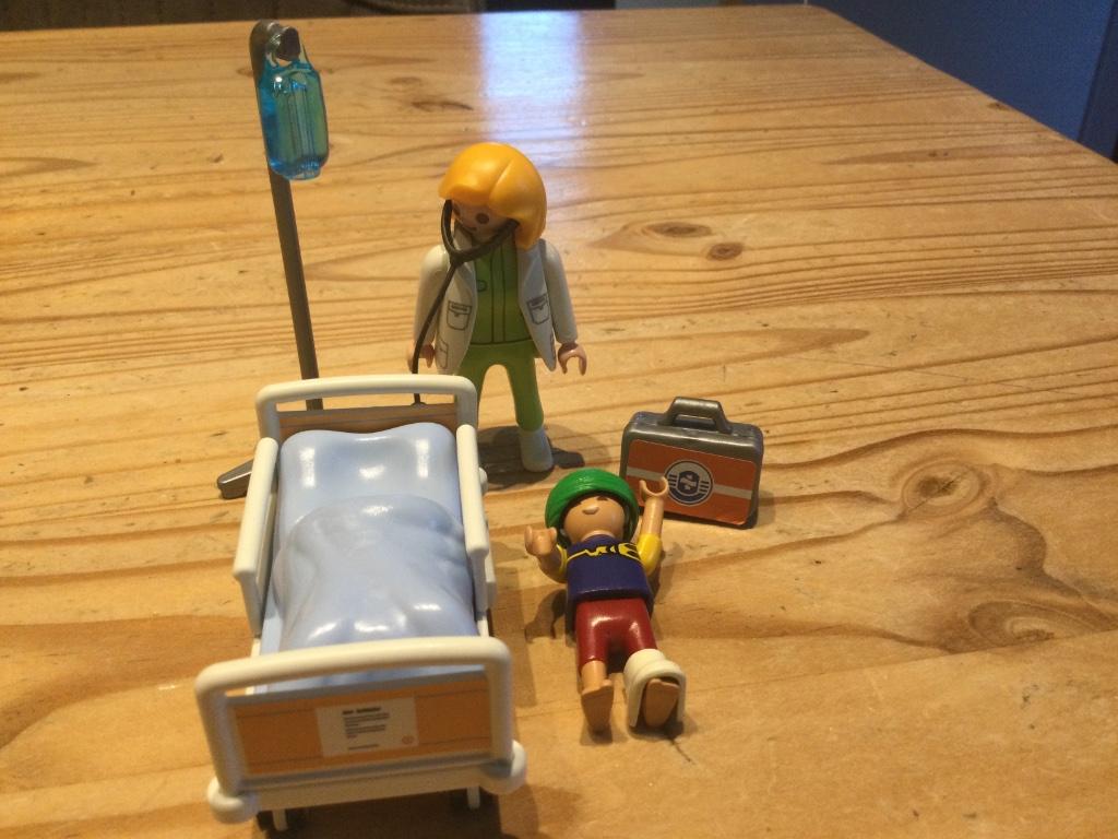 Ziekenhuisbed en arts, Diversen, Ophalen of Verzenden, Zo goed als nieuw