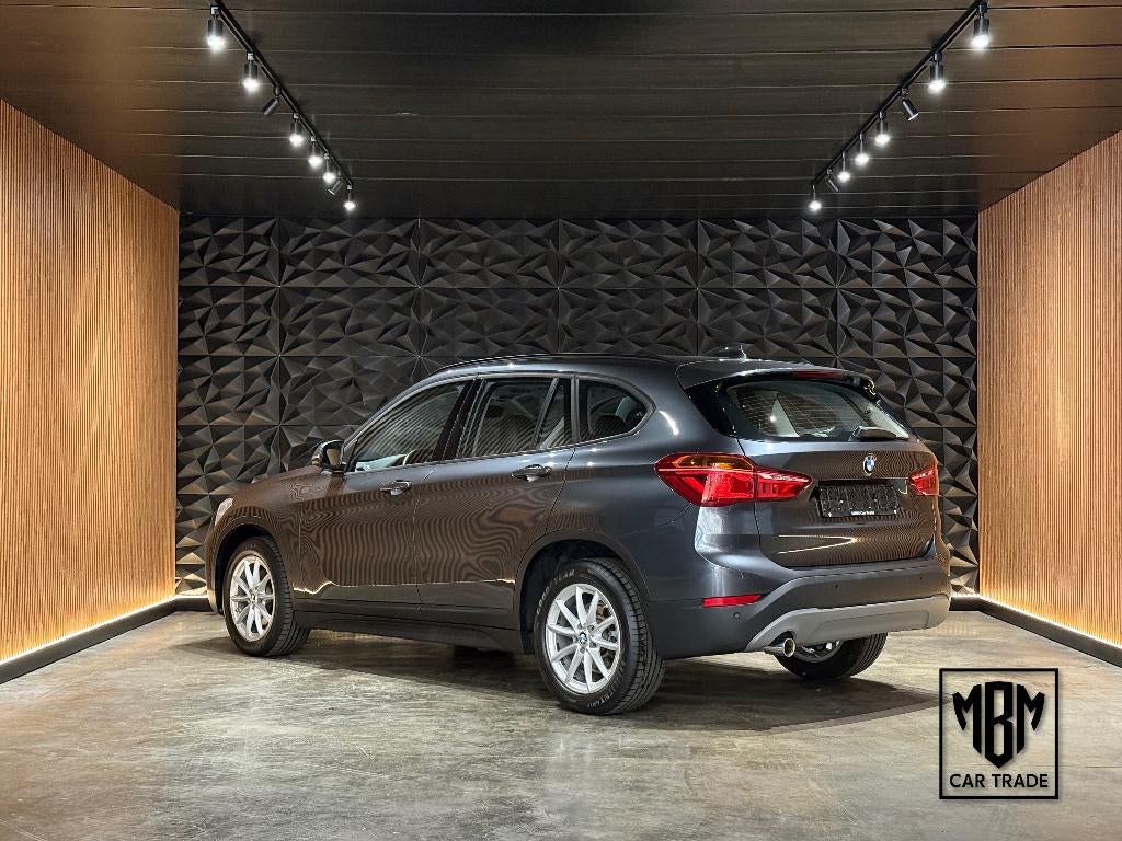 ✅ BMW X1 sDrive18i Automaat GARANTIE Leer Navi Zetelverw, 1505 kg, Leder, Bedrijf, 5 zetels