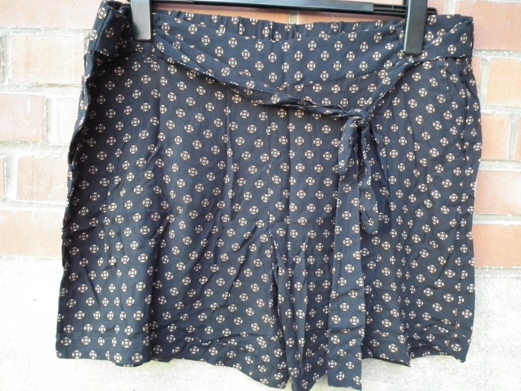 Korte broek voor dames, maat 48/50. Marineblauwe kleuren + p, Kort, Maat 46/48 (XL) of groter, Zo goed als nieuw, Verzenden