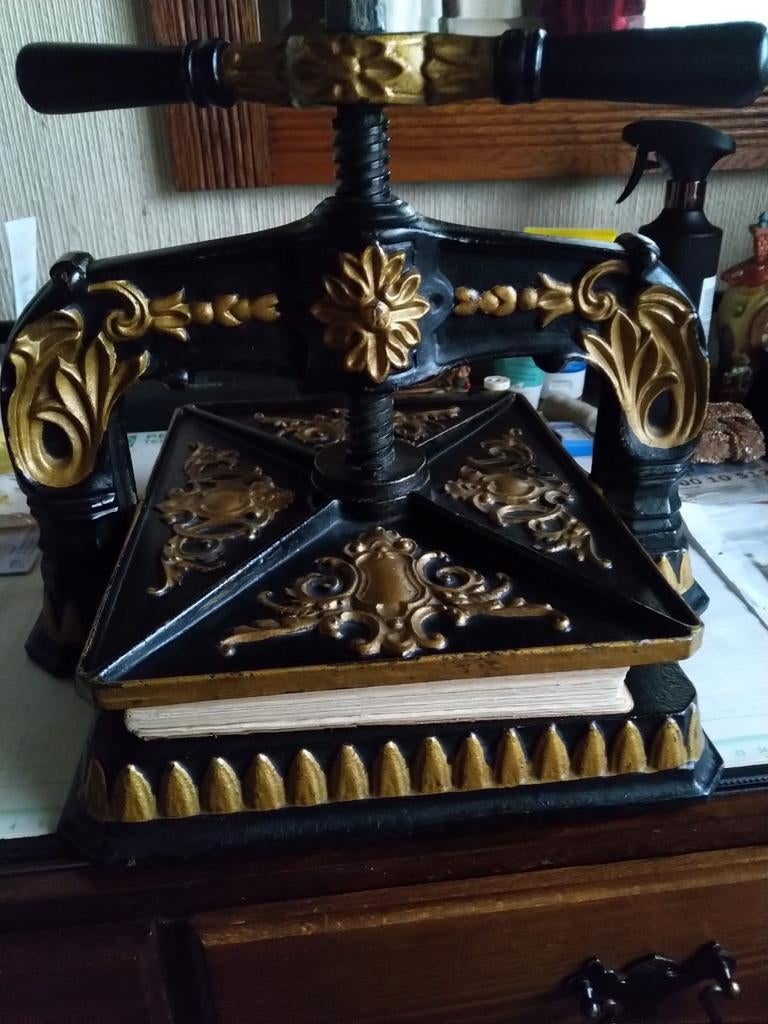 antieke boekenpers jaren 1900 ,, Antiek en Kunst, Ophalen