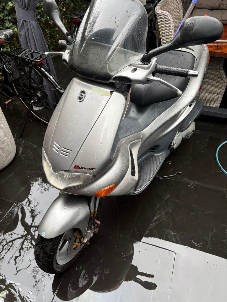 2x gilera runner 180cc  PROJECT  SCHUURVONDST GOED LEZEN, Motos, Enlèvement, 1 cylindre, 12 à 35 kW