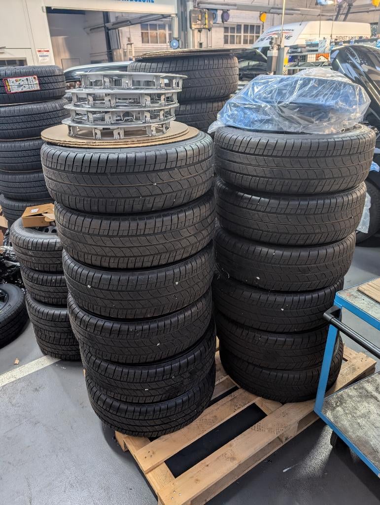 Pneus jantes capteurs enjoliveurs neufs. Transit Custom V710, Autos : Pièces & Accessoires, Pneus & Jantes, Neuf, Pneus et Jantes