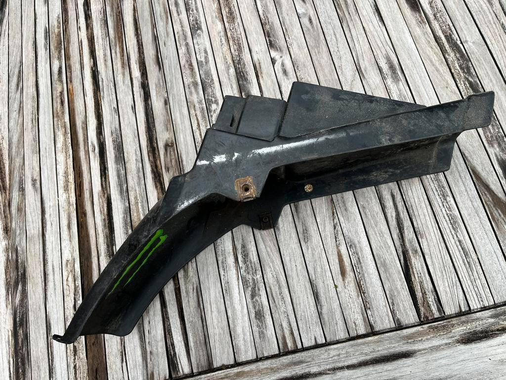 Cache passage de roue arrière / support batterie DERBI SENDA, Enlèvement ou Envoi