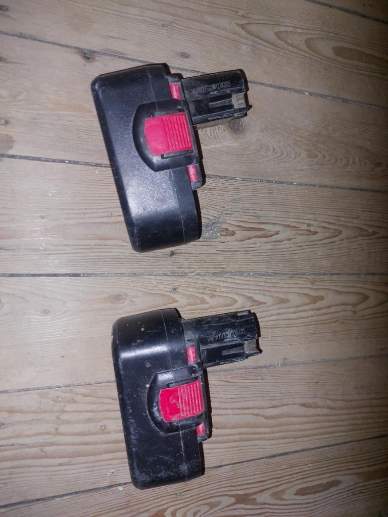 Batterij 2x Bosch accu, Ophalen, Zo goed als nieuw, Oplaadbaar