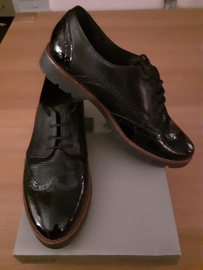 Nieuwe damesschoenen., Zwart, Nieuw, Ophalen of Verzenden, Sneakers