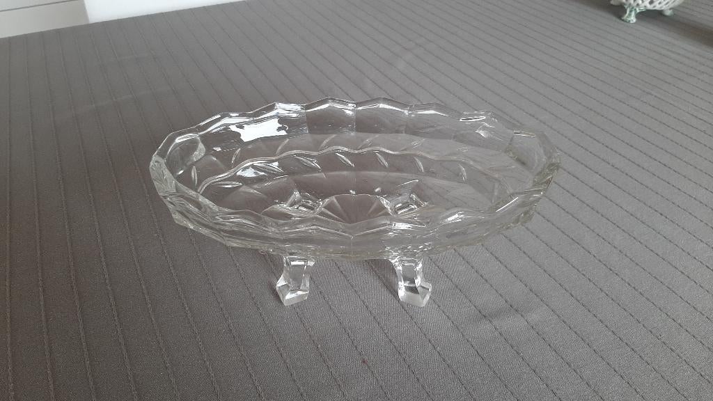 Glazen schaal op 4 pootjes, Ophalen