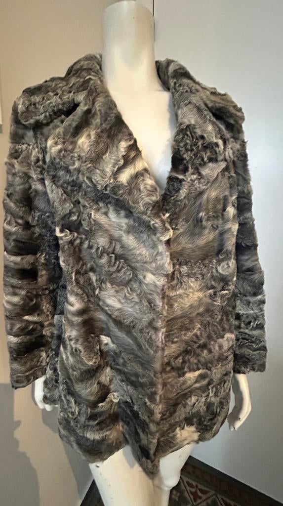 Veste fourrure astrakan gris 40-42, Enlèvement ou Envoi, Comme neuf, Gris