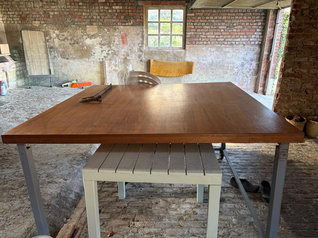 Table sur roulettes, 150 à 200 cm, 150 à 200 cm, Enlèvement, Utilisé