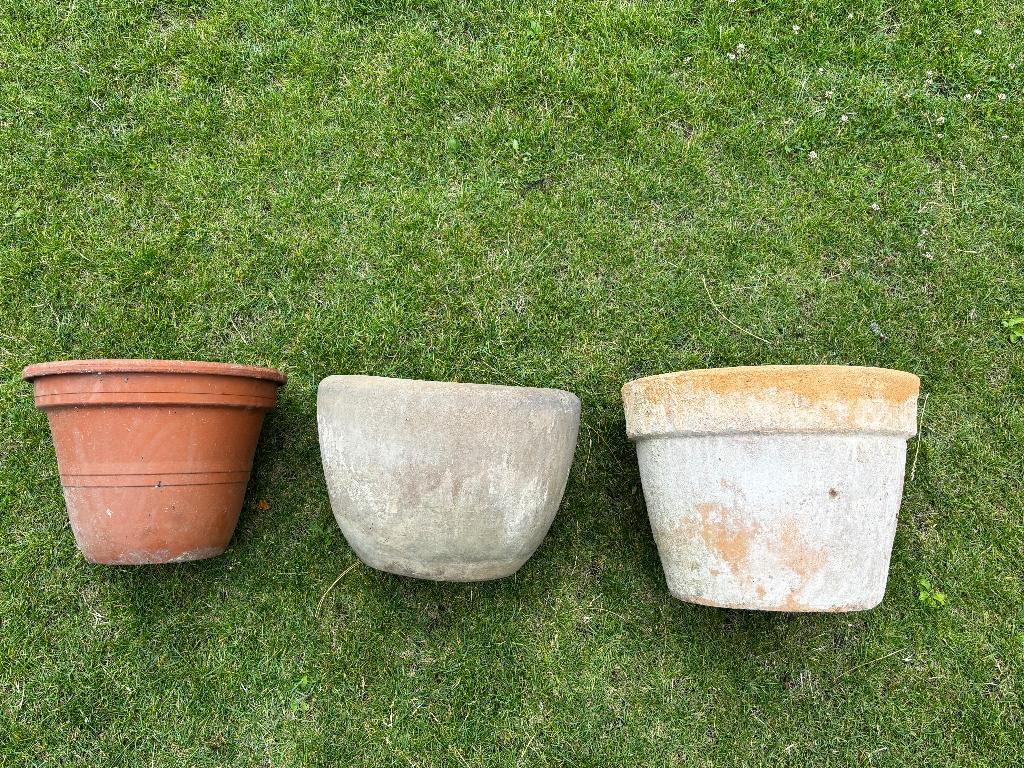 3 grote potten terra cotta licht beschadigd, samen € 25, Tuin en Terras, Gebruikt, Rond, Minder dan 40 cm, Terracotta