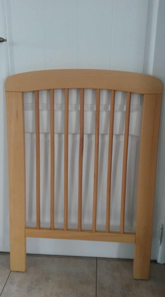 Babybedje Childwood beukenhout + matras Childwood, Kinderen en Baby's, Ophalen, Gebruikt