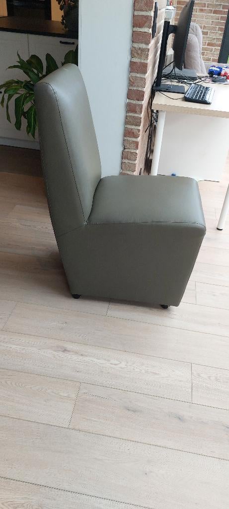 Gratis eetkamerstoelen, Ophalen, Gebruikt, Vier